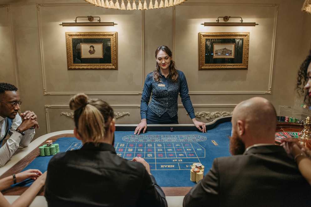 Comment fonctionnent les casinos en ligne : Technologie, Équité et Paiements