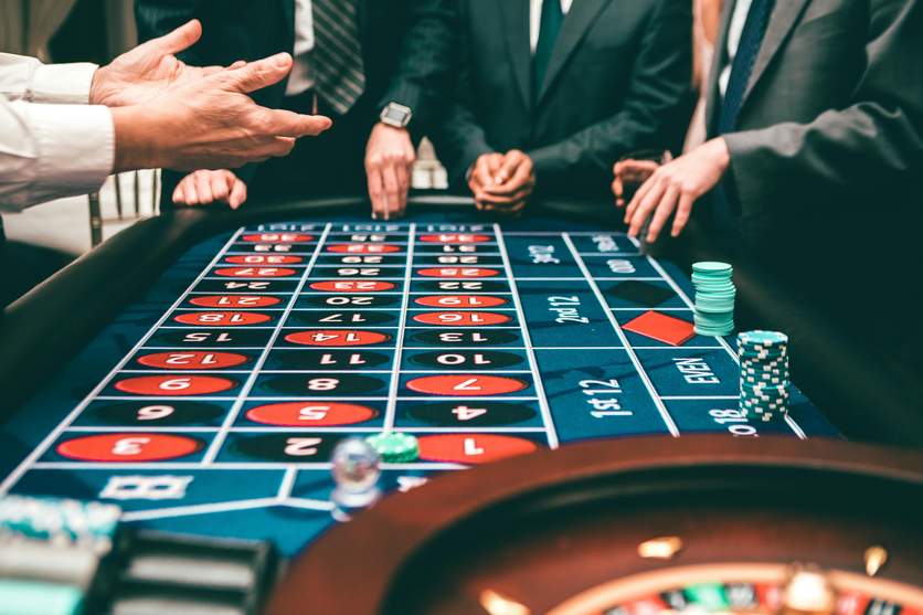 Cashback bonuses vs free spins : Quel est le meilleur choix pour les joueurs en ligne ?